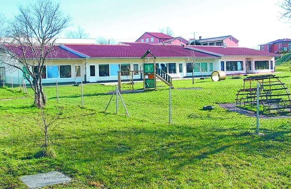 V Hrpeljah bi radi ves prostor ob šoli in  vrtcu   namenili za  vzgojno-izobraževalne in rekreativne potrebe.