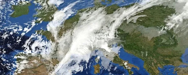 Vremenska fronta bo danes dosegla naše kraje