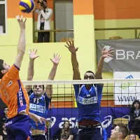 Salonitov rabelj Nathan Roberts je v takšnem slogu udarjal čez primorski blok Luke Krivca in Israela Dos Santosa.