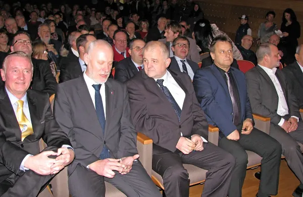 Minister Gorazd Žmavc in predsednik državnega zbora Milan Brglez v družbi posoških županov Roberta Kavčiča, Valterja Mlekuža in Uroša Brežana (z leve). 