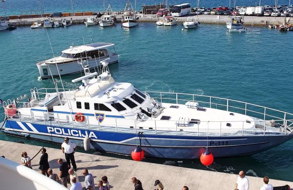 Ministrstvo za notranje zadeve je za javno naročilo za dobavo patruljno-reševalnih policijskih plovil prejelo štiri ponudbe.