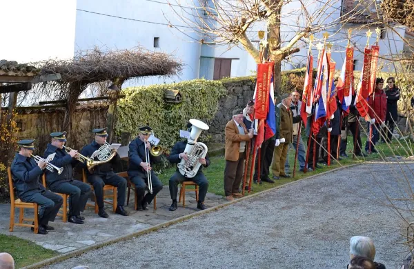 Spominska slovesnost na Planini