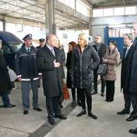 Ministrica  Vesna Györkös Žnidar si je  ogledala tudi koprske policijske garaže.  