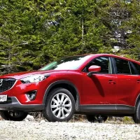 CX-5 je s svojimi 4,5 metra dolžine zelo postaven športni terenec.