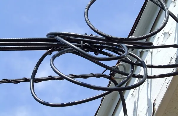  Danilo Š. naj bi ukradel tudi električno energijo.