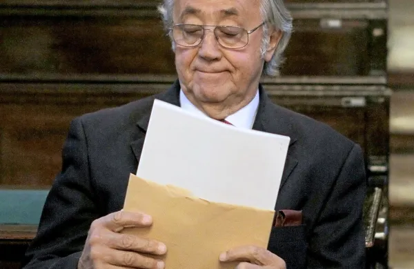 Podjetnik Walter Wolf, ki so ga v Kanadi prijeli na podlagi mednarodne tiralice ljubljanskega okrajnega sodišča, bodo pred tamkajšnjimi organi zaslišali 28. januarja.
