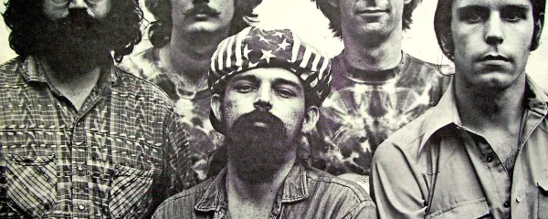 Grateful Dead v zasedbi, ki ji v živo ni mogoče prisluhniti že dolgih 42 let (z leve):  Jerry Garcia, Bill Kreutzmann, Ron “Pigpen” McKernan, Phil Lesh in Bob Weir. 