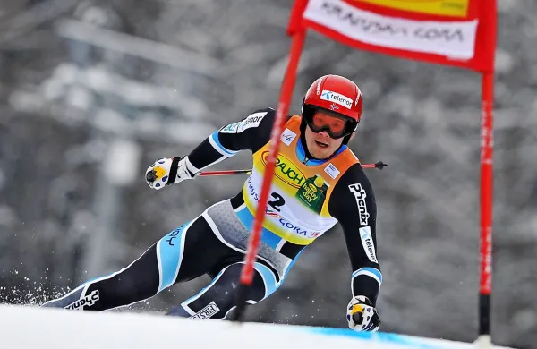 Norvežan Kjetil Jansrud je zmagovalec smuka za svetovni pokal alpskih smučarjev v prestižnem Kitzbühlu. 