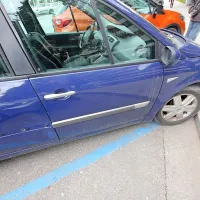 Zasebna parkirna podjetja iz  hrvaških obalnih mest želijo od Slovencev izterjati plačilo parkirnin vse od leta 2009.