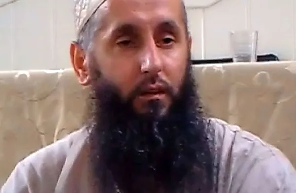 Neformalni vodja skrajnih islamistov v BiH Husein Bosnić, imenovan Bilal, je danes na sodišču v Sarajevu izjavil, da se ne čuti krivega spodbujanja k terorizmu, česar ga bremeni obtožnica.