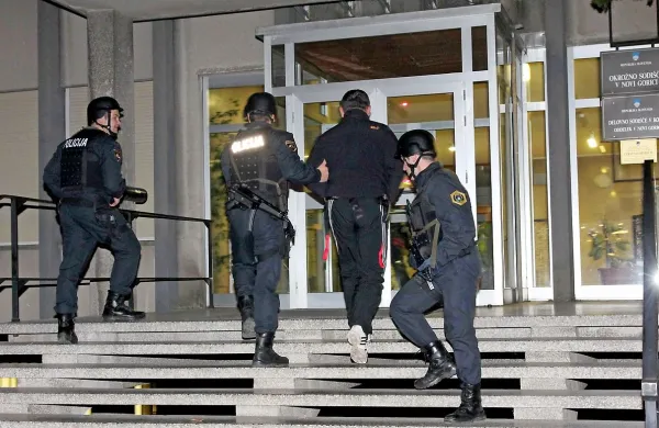 V začetku decembra leta 2013 so policisti med drugim pot prekrižali  Sergeju R. in Sebastijanu G., ki ju je tudi Višje sodišče v Kopru spoznalo za kriva neupravičene proizvodnje in prometa s prepovedanimi drogami.