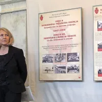 Razstavo sta pripravili (z leve) Deborah Rogoznica in Zdenka Bonin.