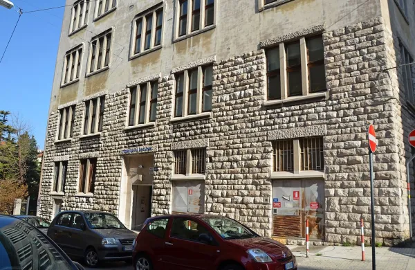 Na uredništvu Primorskega dnevnika sta se v torek dopoldne oglasila mladeniča z nečednimi nameni.