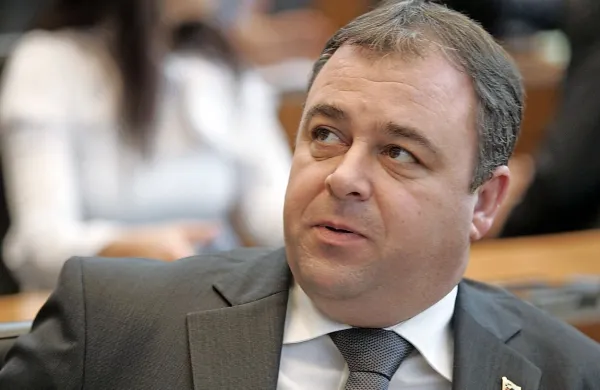 Za predsednika kluba je bil na konstitutivni seji imenovan poslanec SDS Danijel Krivec.