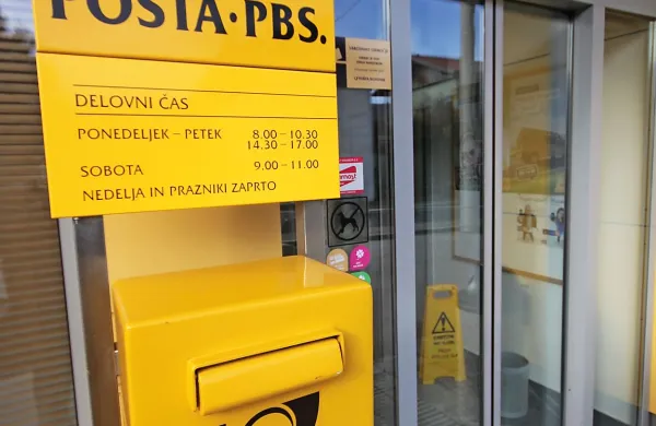 Novogoriški kriminalisti so mladega Italijana slovenskih korenin prijeli, ko je prišel na pošto v Grgarju. 
