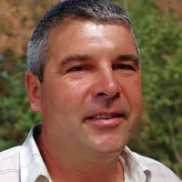 Damjan Pregelj: “Sprejem takega pravilnika bi pomenil spodbujanje vzletanja na neregistriranih vzletiščih in pristajanje izven urejenih pristajalnih prostorov. Vsi letalci se mu namreč ne bi podredili, kar bi pomenilo še toliko več možnosti za nesreče.”