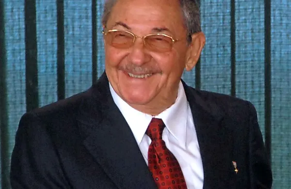 Kubanski predsednik Raul Castro je na vrhu Skupnosti držav Latinske Amerike in karibskih držav zahteval odpravo ameriškega embarga za Kubo. 
