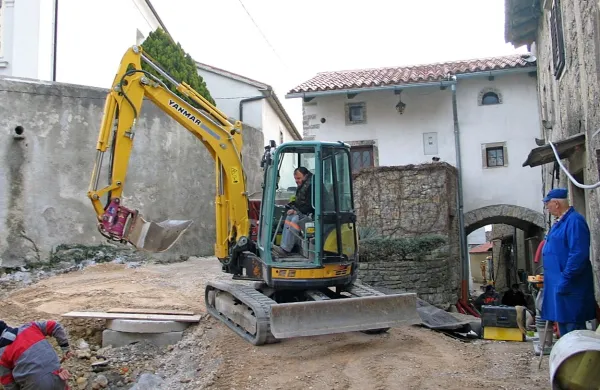Kriške gase so trenutno gradbišče, a domačini so z izvajalcem zadovoljni. 