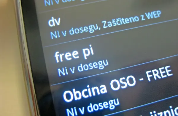 Telefoni in tablice se že od novembra lani zaman skušajo povezati z omrežjem Frre Pi, saj so oddajniki izključeni. 