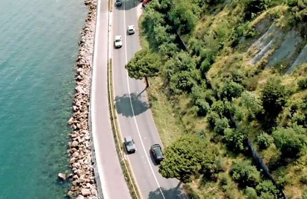 Za zdaj je še prezgodaj ugibati, ali se bo država strinjala s pobudo Kopra in Izole, da bi lastništvo obalne ceste prenesli na obe občini. 