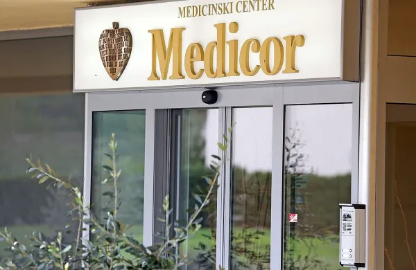  Ministrstvo za zdravje se je oglasilo ob ugibanjih o neupravičenih zdravniških opravičilih, ki jih je sprožil primer Igorja Bavčarja. Ta je namesto v zaporu pristal v izolskem Medicorju.
