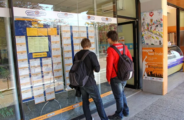 Za študentsko delo  bo po novem študentov neto zaslužek nekoliko manjši. Vendar pa bo vključen v pokojninsko in invalidsko zavarovanje. 