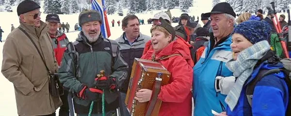 Koprčani in Vipavci  s harmonikašico Mirico na čelu so po proslavi poskrbeli za veselo vzdušje. 
