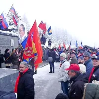 Proslave na Velikem polju na Igmanu se je udeležilo več kot 3000 ljudi, tudi približno 200 Slovencev.