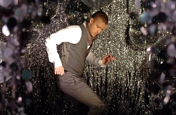 Ameriški pevec in igralec Justin Timberlake je  razkril, da s soprogo, igralko Jessico Biel, pričakujeta prvega otroka.