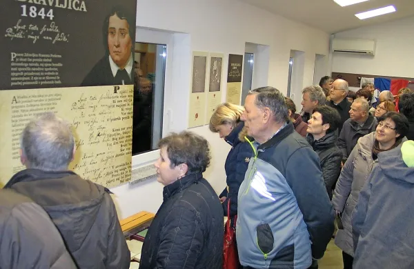 Teden kulture so v Podnanosu začeli z odprtjem razstave Zdravljica  1844-2014.