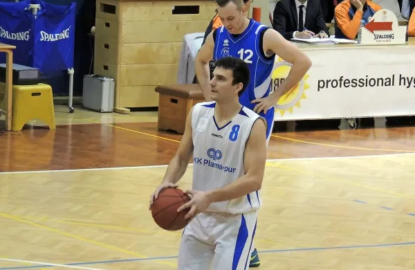 Tilen Zalar je imel na črti prostih metov mirno roko.