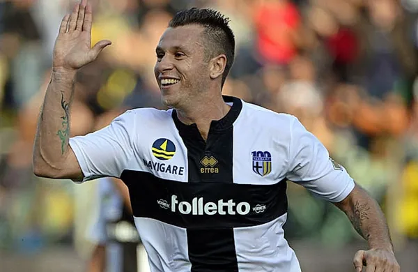 Antonio Cassano je Parmi že pomahal v slovo.