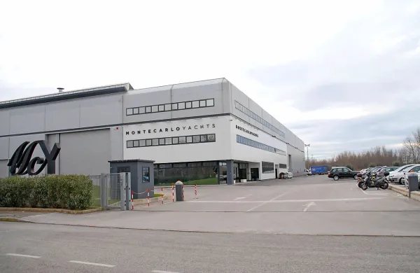 Nekdanja hala Seaway Technologies v Tržiču
