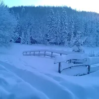Minuli konec tedna je Sviščake prekrila skoraj meter debela snežna odeja, kar bi bilo dovolj za ugodno smuko. 
