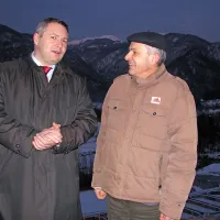 Minister Dejan Židan je bil navdušen nad projektom ribogojnice, ki ga vodi Dušan  Jesenšek (desno).  