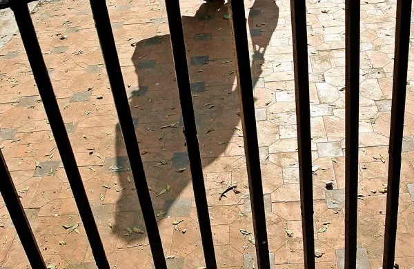Ruska upokojenka umrla v ječi, kjer je bila zaradi kraje masla
