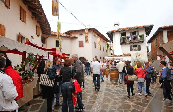 V Brdih je vse več turistov, a znesek pobranih taks ne raste v skladu s tem, so dolgo ugotavljali na občini. Zato so pripravili nov odlok, ki viša cene in zaostruje nadzor. 