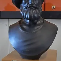 Gusar Turgut Reis (1485-1565), poznan kot Dragut, je bil eden od najbolj znanih otomanskih gusarjev prvih generacij, bil je naslednik Barbarosse, bil je admiral flote. Napadal je predvsem obale južne Italije, vendar je bil precej obziren do Francozov.