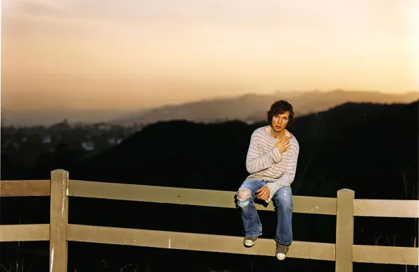 Ameriški glasbenik Beck je osvojil grammyja za najboljši album in za najboljši rock album (Morning Phase), skupaj pa tri.