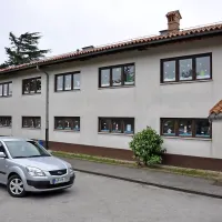 Vse kaže, da bo prihodnje leto enota vrtca Semedela v Bevkovi ulici 1 v Ankaranu samevala, saj za to lokacijo niso razpisali možnosti vpisa. Ravnateljica vrtca Semedela Nives Prša ocenjuje, da bodo imeli  glede na število otrok znotraj drugih enot