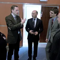 Državno lastništvo zavira razvoj, ocenjujejo zagovorniki privatizacije.