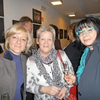 Tina Komel, nekdanja ministrica za Slovence v zamejstvu in po svetu, z mamo Marto in prijateljico Alenko Markučič (z leve).