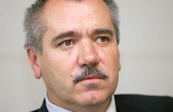 Tomaž Perovič  poleg funkcije direktorja informativnega programa in športa prevzema tudi mesto odgovornega urednika informativnega programa in športa Planet TV.