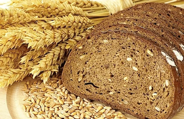 Pek za dober izdelek potrebuje dobro moko, mlinar pa jo lahko naredi iz dobre pšenice.