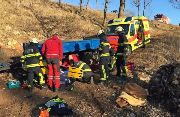 Starejšega Štanjelca so domačini našli pod traktorsko prikolico.