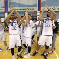 Pozdrav košarkarjev Portoroža svojim navijačem.