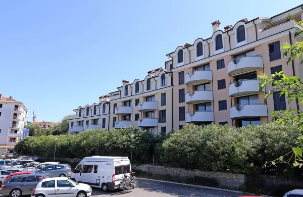 Od 67 stanovanj, ki jih je Kraški zidar prejel za gradnjo Rezidence Park v Luciji, jih je v stečajni masi še šest. Prodajali jih bodo prihodnji teden. 