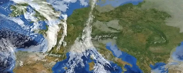 Anticiklon je oslabel, od zahoda se je začela približevati manjša višinska dolina z atlantskim zrakom.