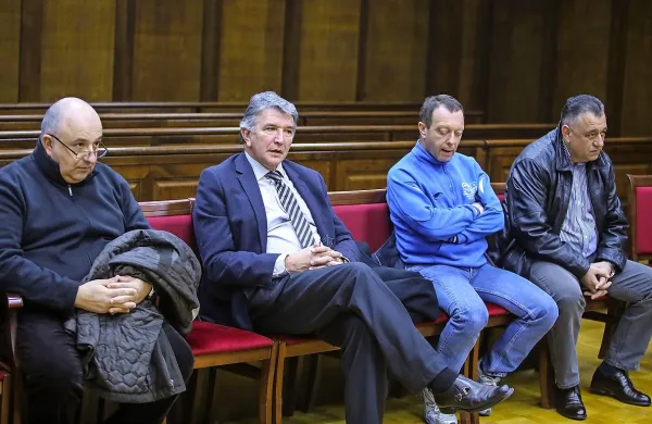 Obtoženi (z leve): Georg Klokočovnik, Tomislav Klokočovnik, Henrik Stanjko in Martin Đerđaj