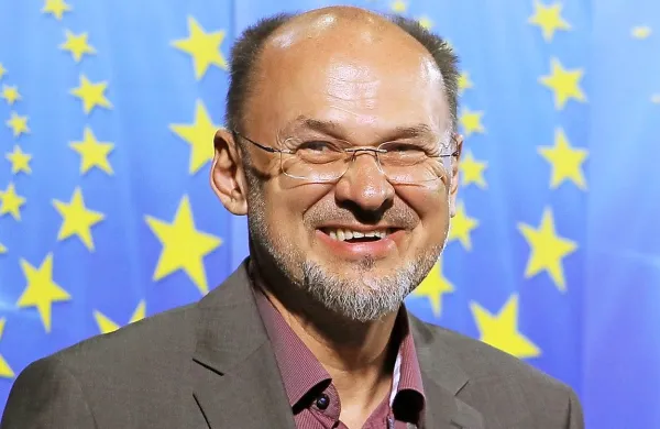 Nekdanji evropski poslanec Jelko Kacin naj bi prevzel veleposlaniški položaj pri zvezi Nato v Bruslju.